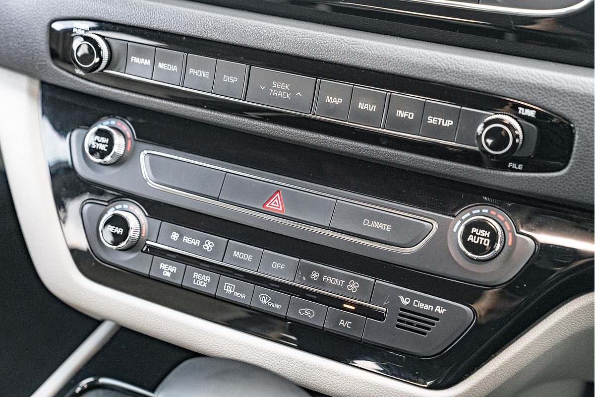 2018 Kia Carnival Platinum YP