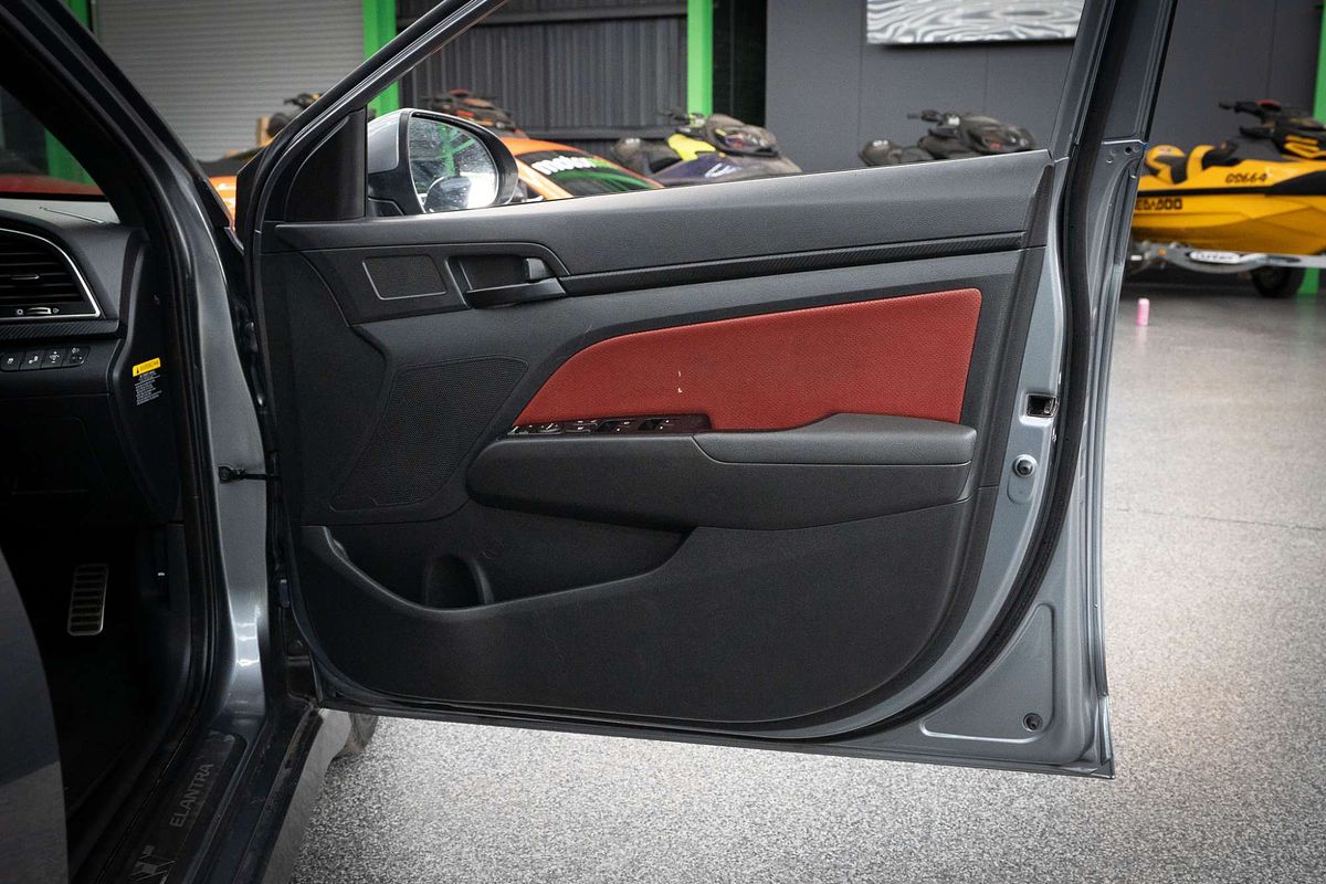 2016 Hyundai Elantra SR Turbo AD