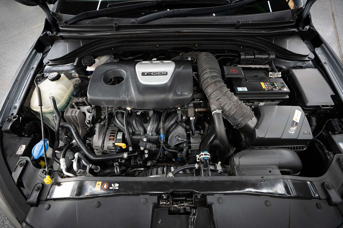 2016 Hyundai Elantra SR Turbo AD