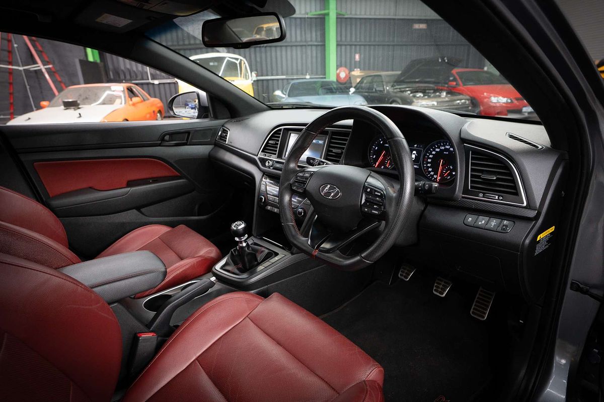 2016 Hyundai Elantra SR Turbo AD