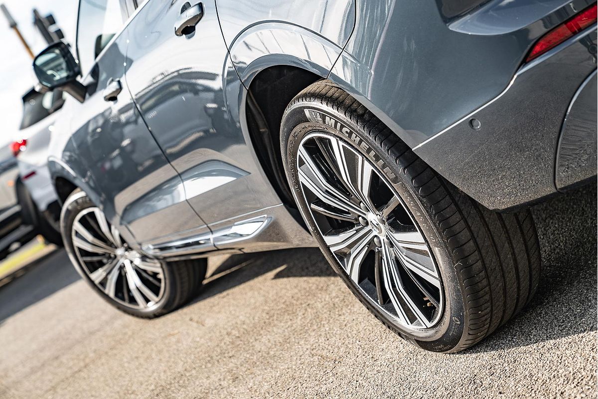 2023 Volvo XC60 Plus B5