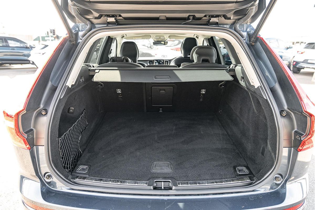 2023 Volvo XC60 Plus B5