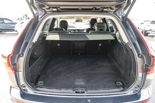2023 Volvo XC60 Plus B5
