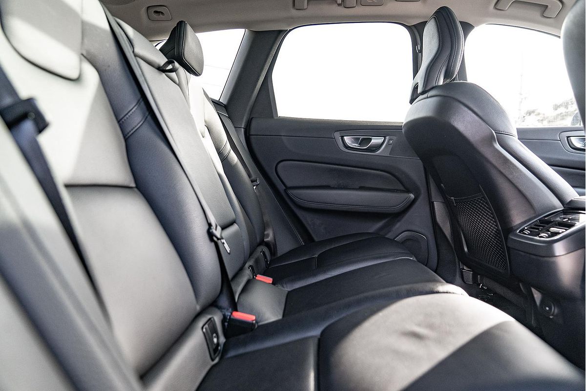 2023 Volvo XC60 Plus B5