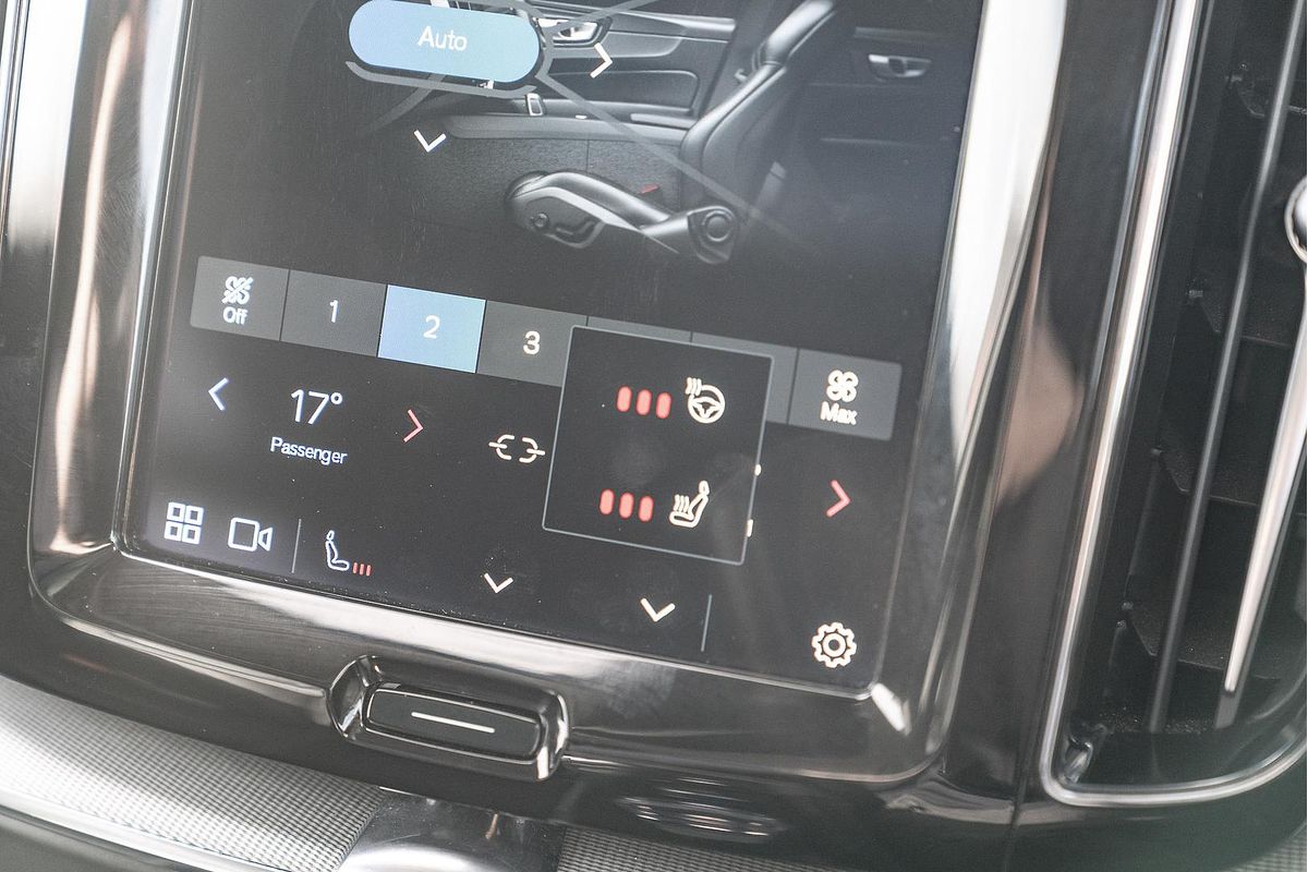 2023 Volvo XC60 Plus B5