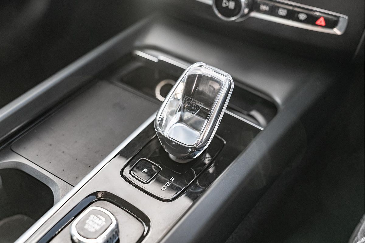 2023 Volvo XC60 Plus B5