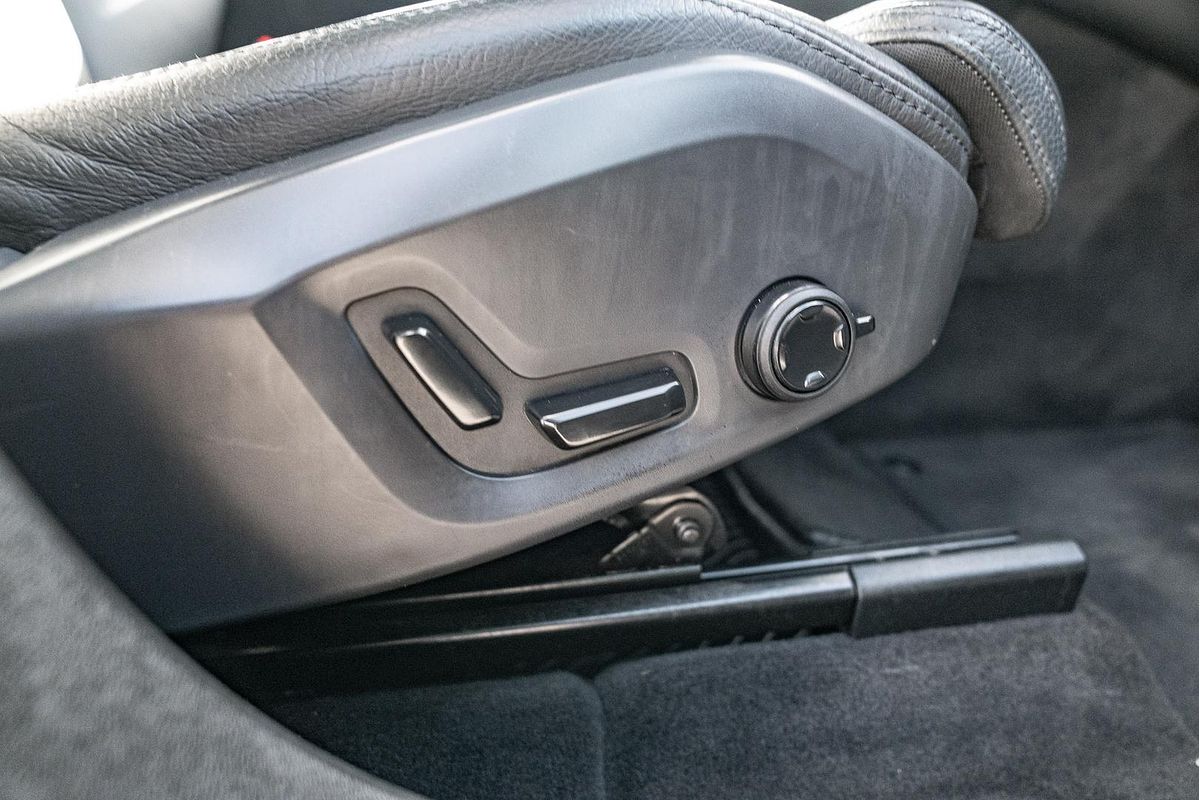 2023 Volvo XC60 Plus B5