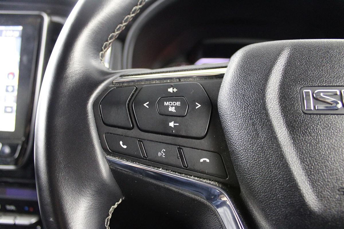 2023 Isuzu MU-X LS-T