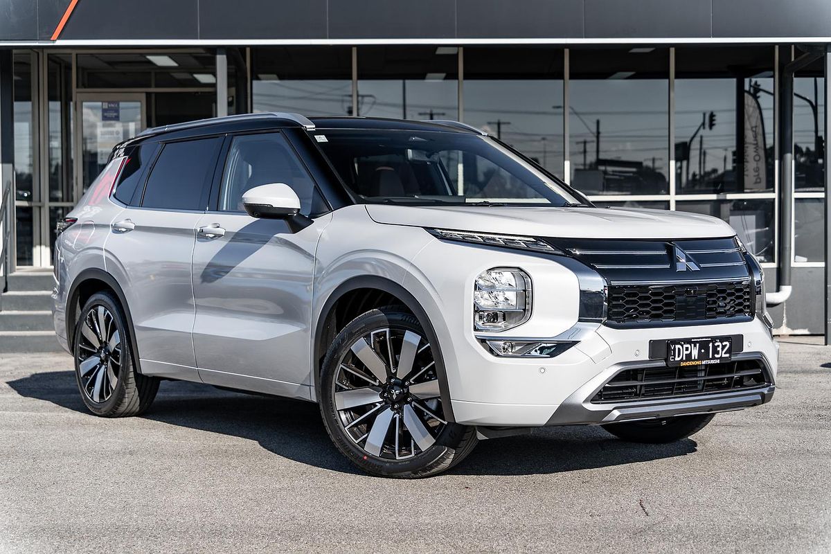 2025 Mitsubishi Outlander Exceed Tourer ZM