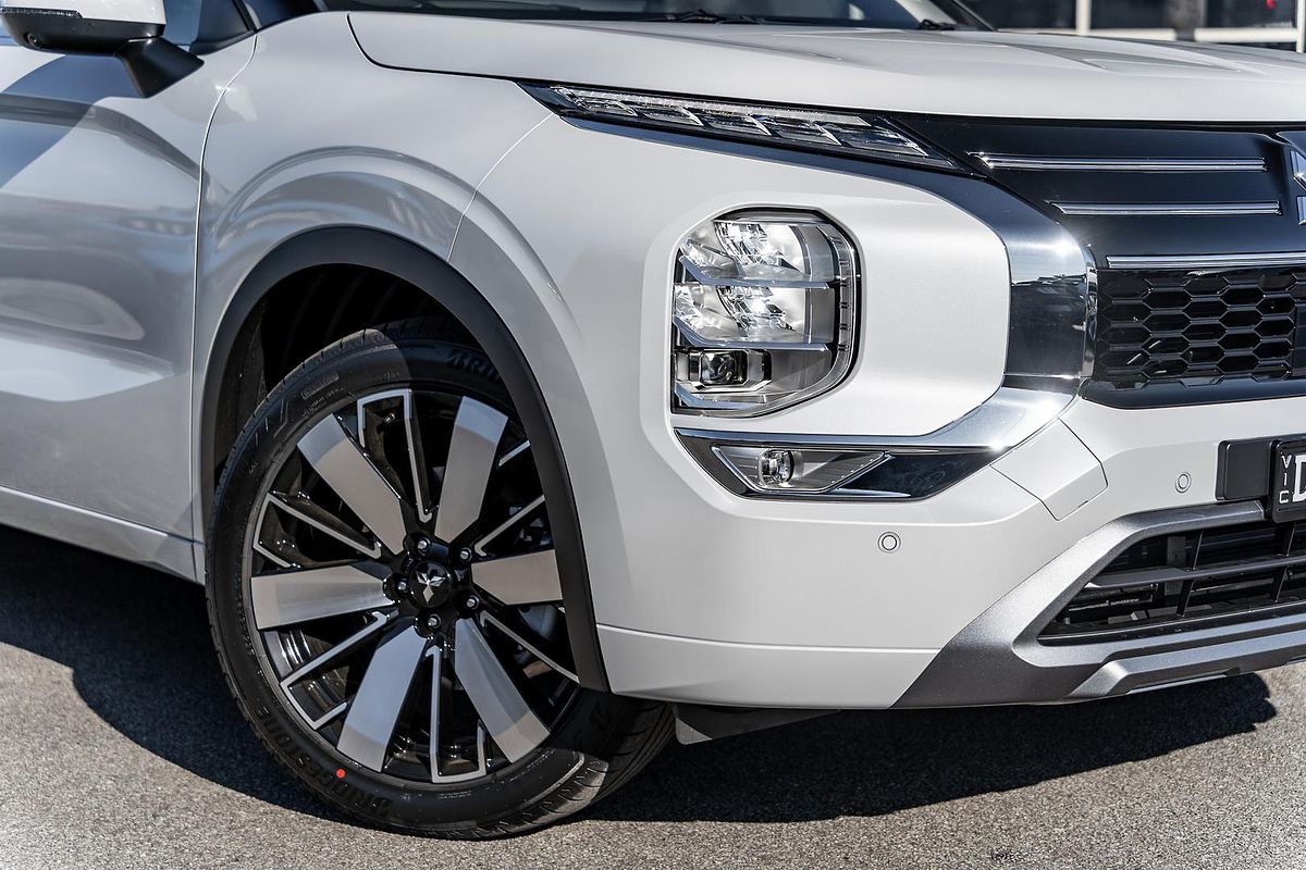 2025 Mitsubishi Outlander Exceed Tourer ZM
