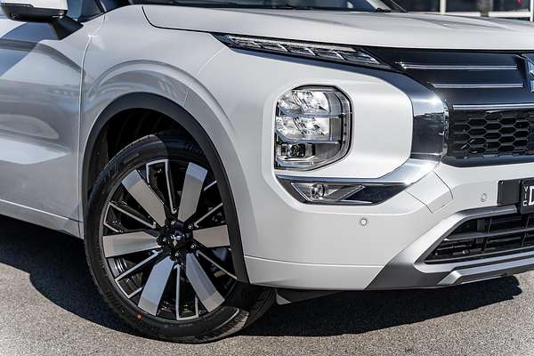 2025 Mitsubishi Outlander Exceed Tourer ZM
