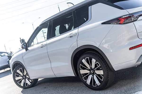 2025 Mitsubishi Outlander Exceed Tourer ZM