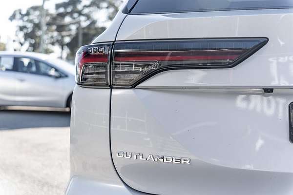 2025 Mitsubishi Outlander Exceed Tourer ZM
