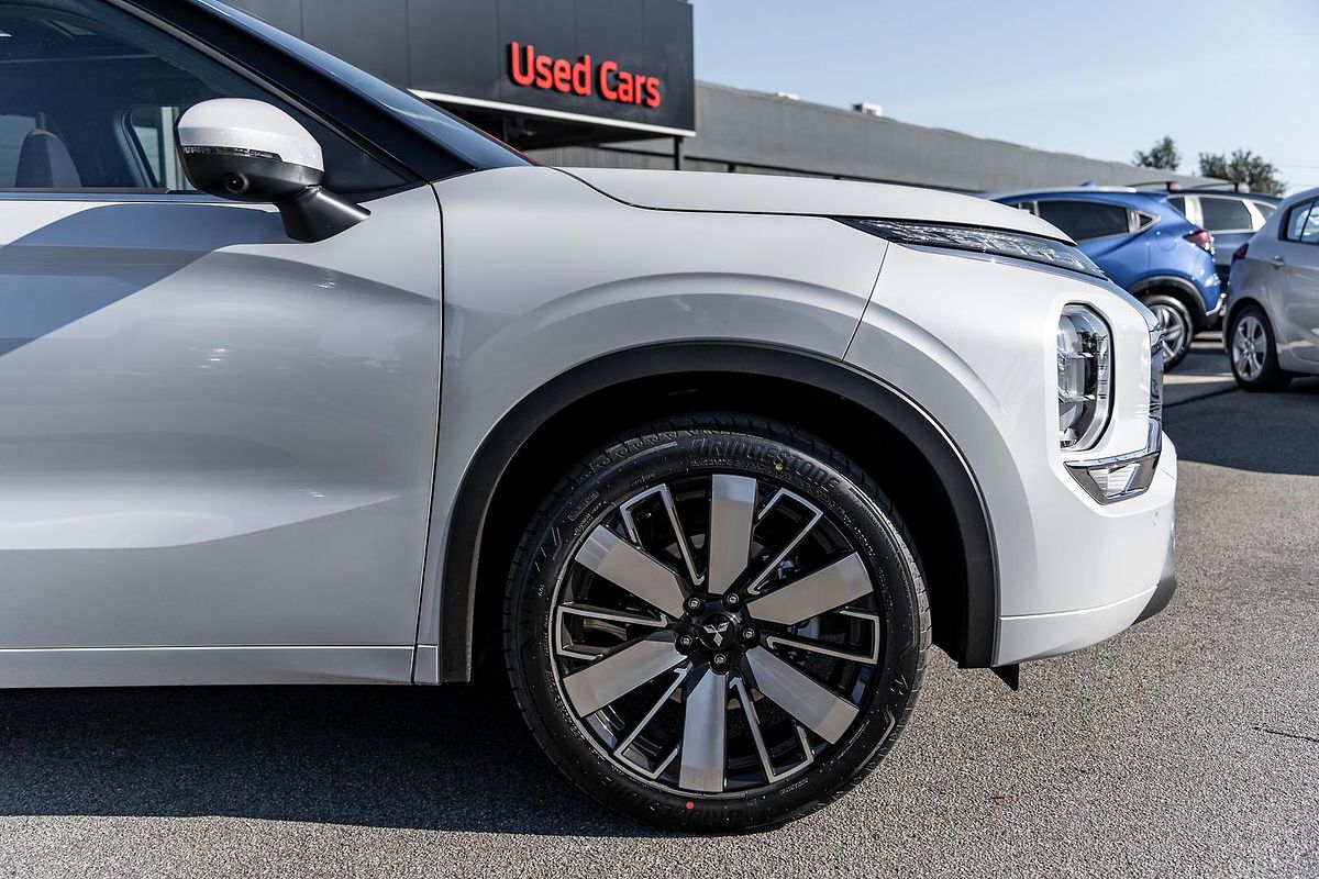 2025 Mitsubishi Outlander Exceed Tourer ZM