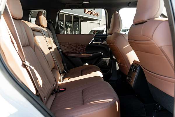 2025 Mitsubishi Outlander Exceed Tourer ZM