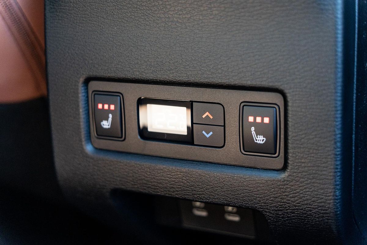2025 Mitsubishi Outlander Exceed Tourer ZM