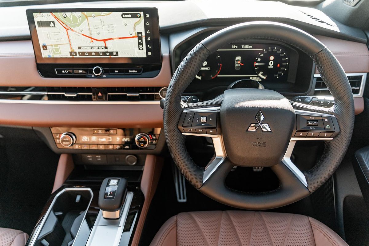 2025 Mitsubishi Outlander Exceed Tourer ZM
