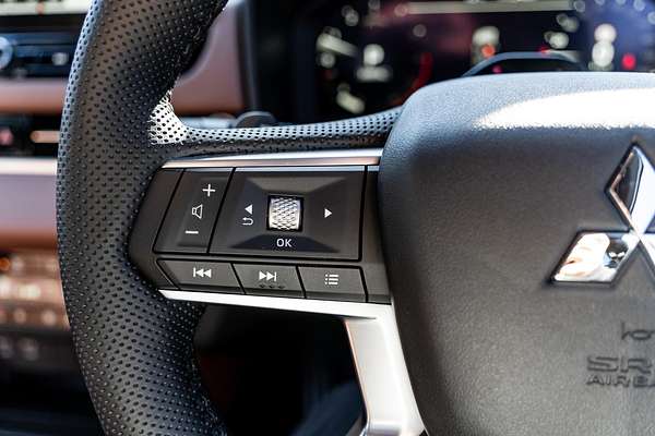 2025 Mitsubishi Outlander Exceed Tourer ZM