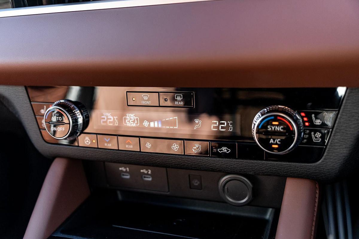 2025 Mitsubishi Outlander Exceed Tourer ZM