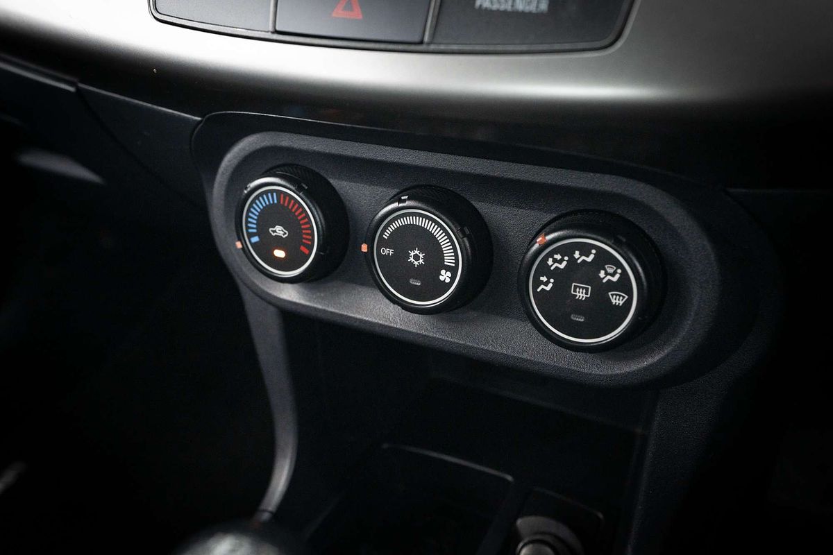 2013 Mitsubishi Lancer ES CJ