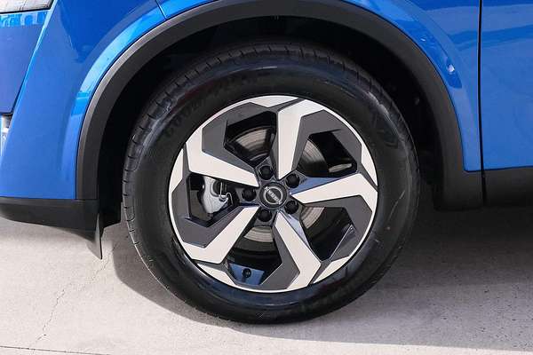 2024 Nissan QASHQAI ST+ J12