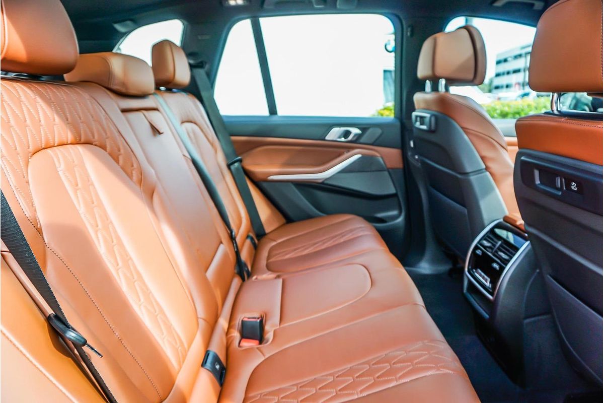 2020 BMW X5 M50i G05