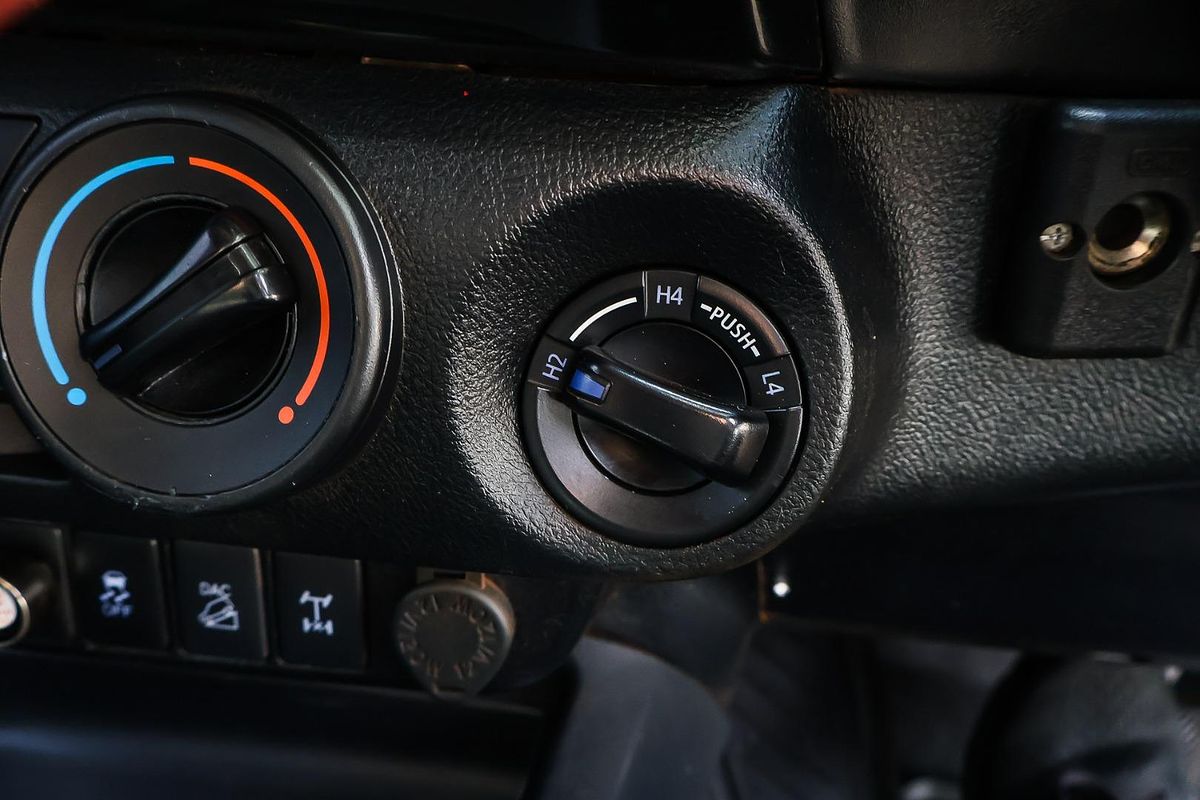 2020 Toyota Hilux SR GUN126R 4X4