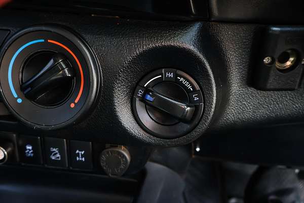 2020 Toyota Hilux SR GUN126R 4X4