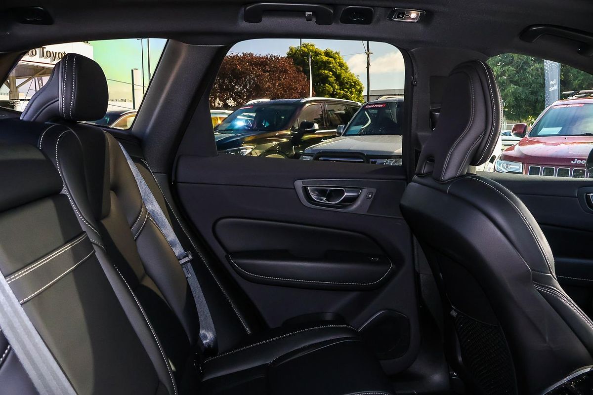 2021 Volvo XC60 T6 R-Design