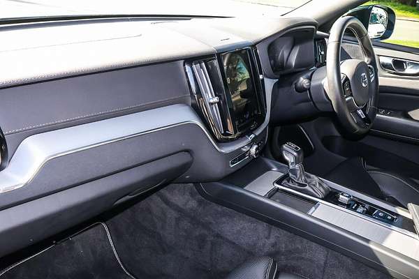 2021 Volvo XC60 T6 R-Design