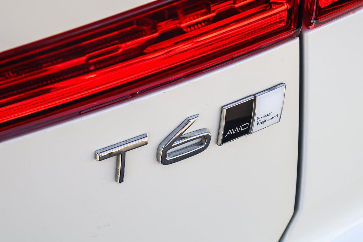 2021 Volvo XC60 T6 R-Design
