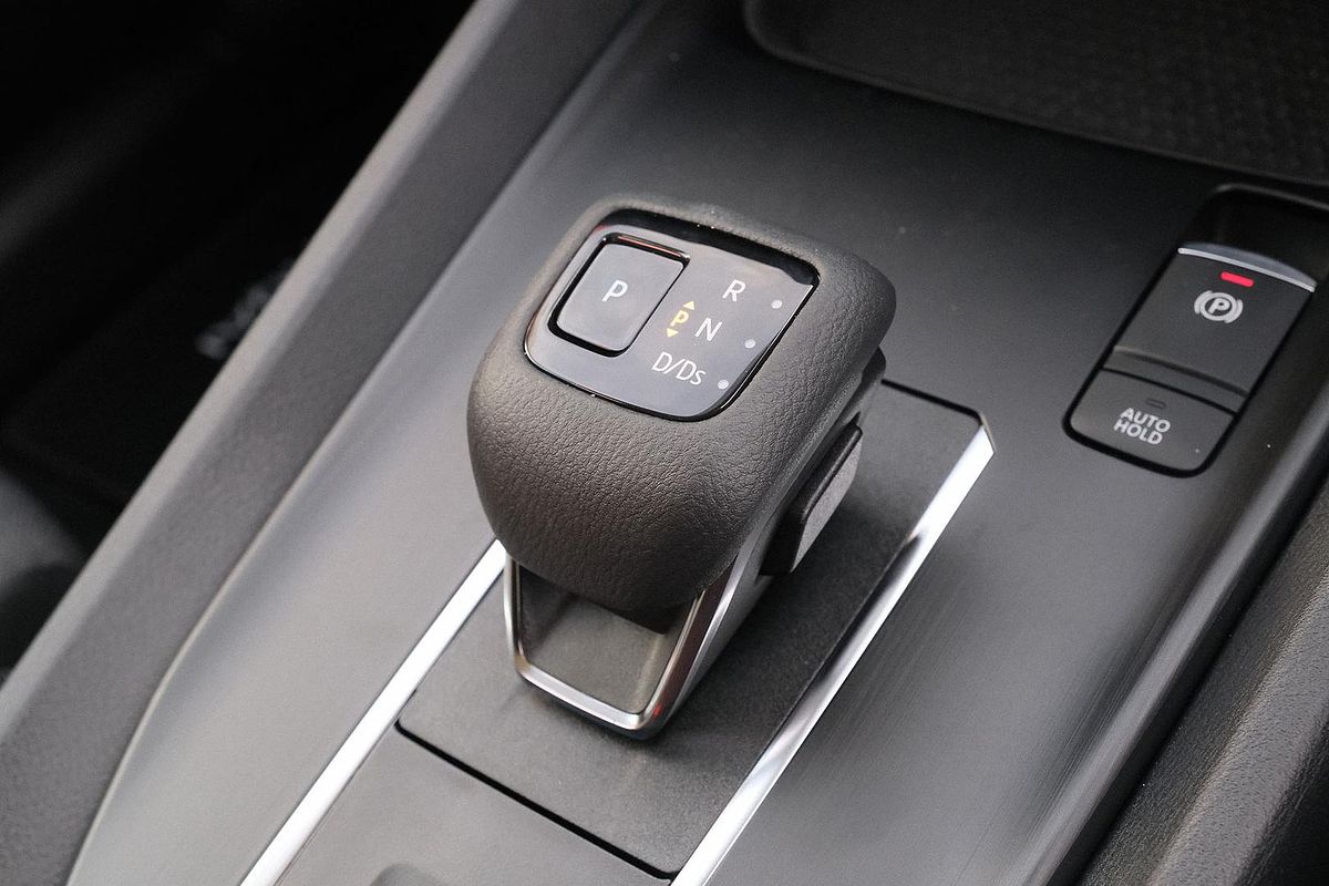 2024 Nissan QASHQAI ST+ J12
