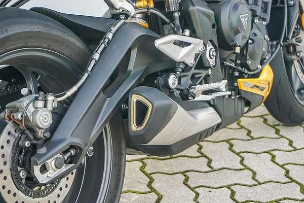 2023 Triumph STREET TRIPLE