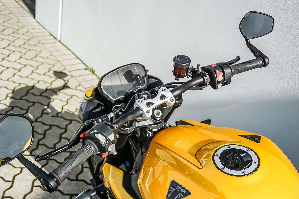 2023 Triumph STREET TRIPLE