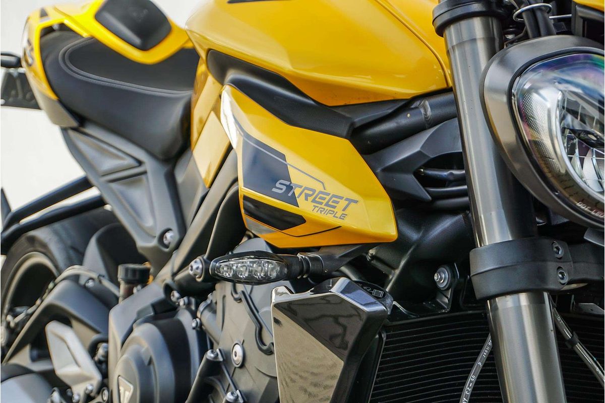 2023 Triumph STREET TRIPLE