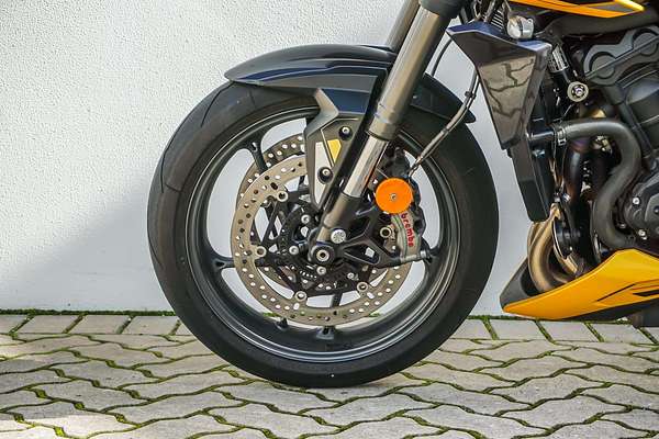 2023 Triumph STREET TRIPLE