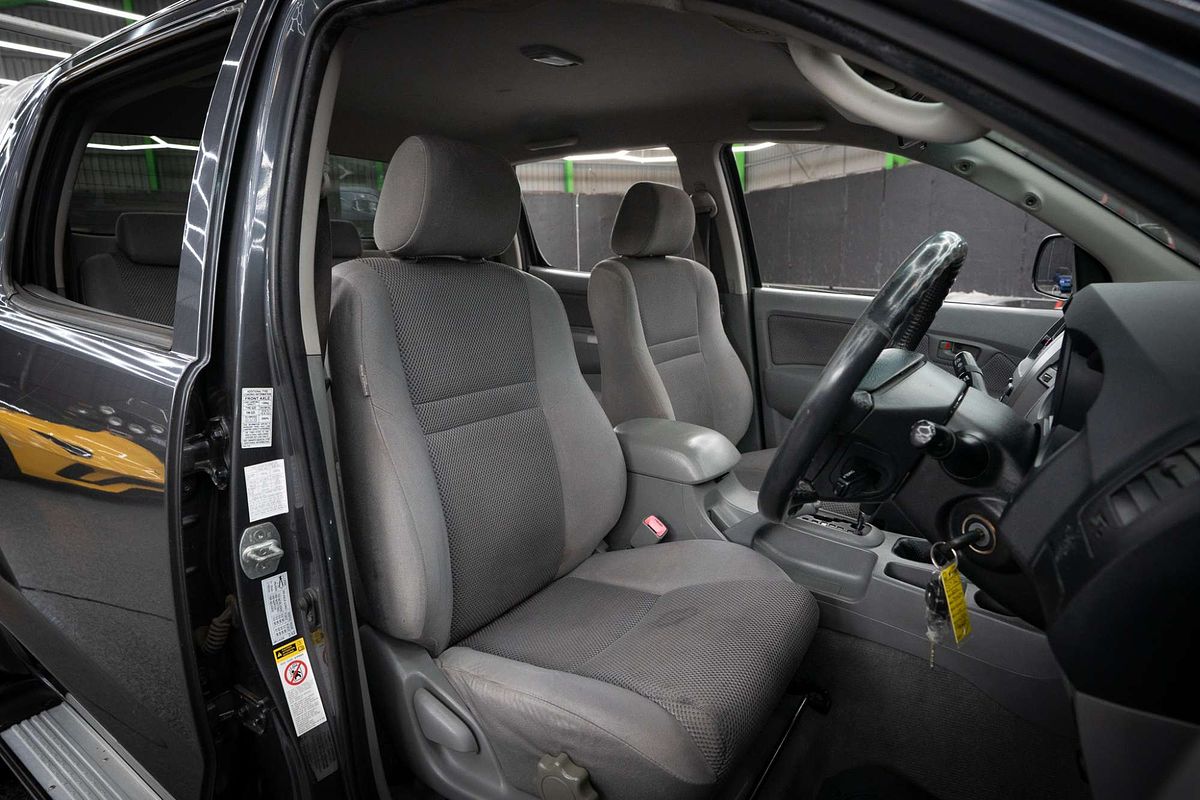 2010 Toyota Hilux SR5 KUN26R 4X4