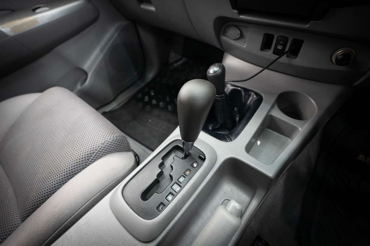 2010 Toyota Hilux SR5 KUN26R 4X4