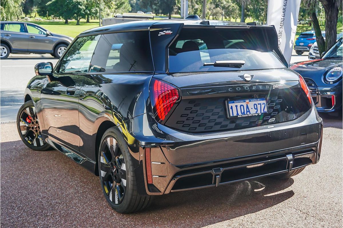 2025 MINI Cooper JCW E Favoured J01