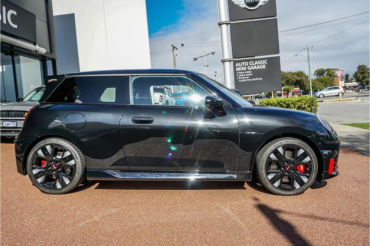 2025 MINI Cooper JCW E Favoured J01