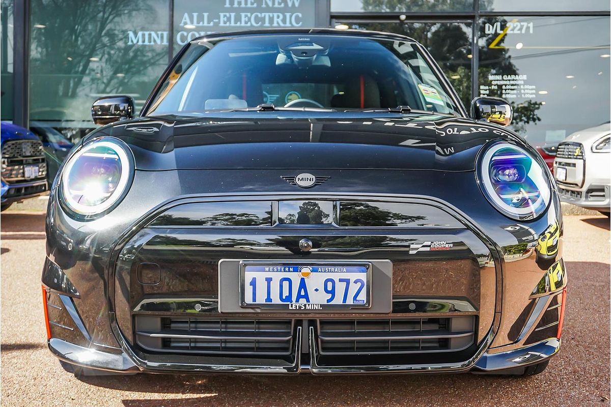 2025 MINI Cooper JCW E Favoured J01