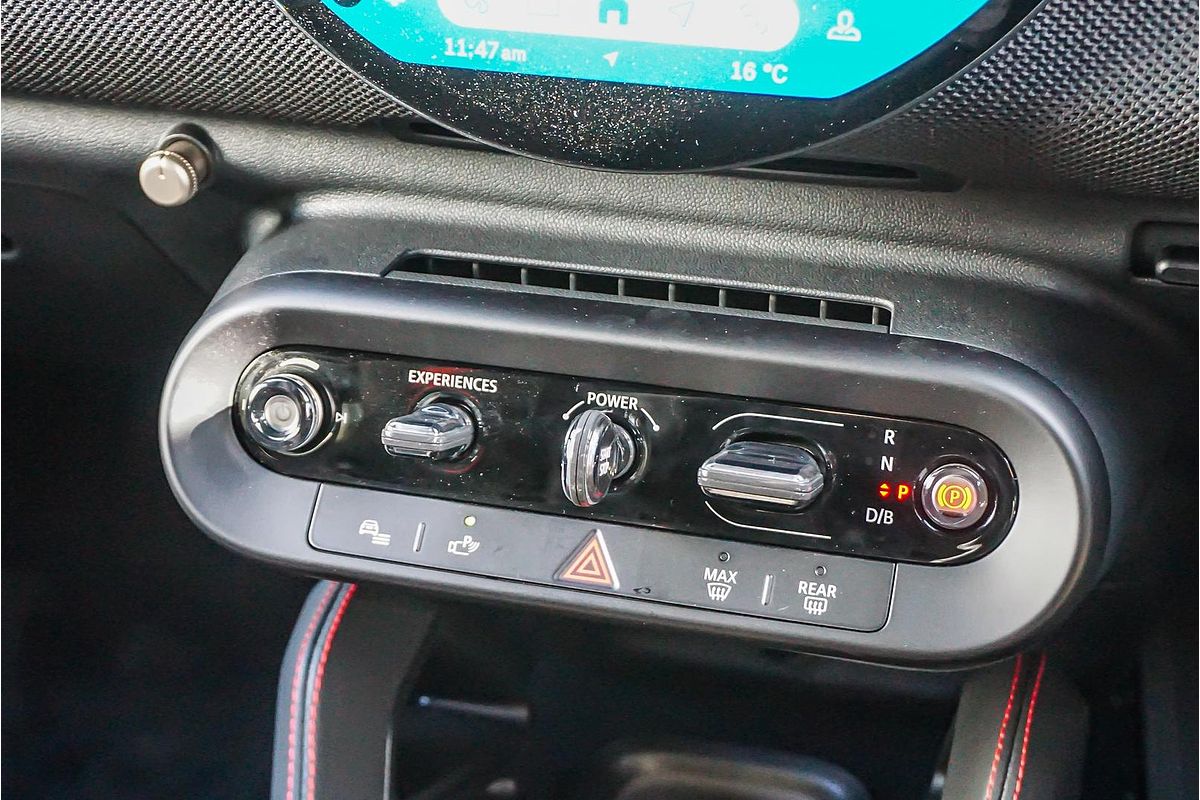 2025 MINI Cooper JCW E Favoured J01