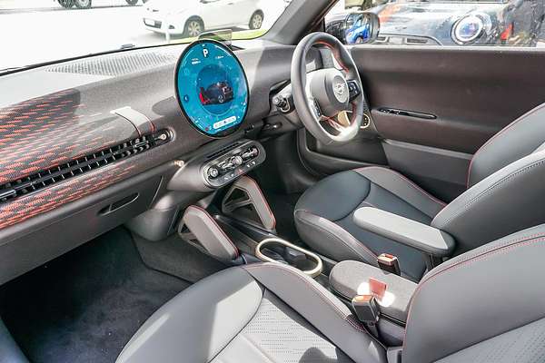 2025 MINI Cooper JCW E Favoured J01