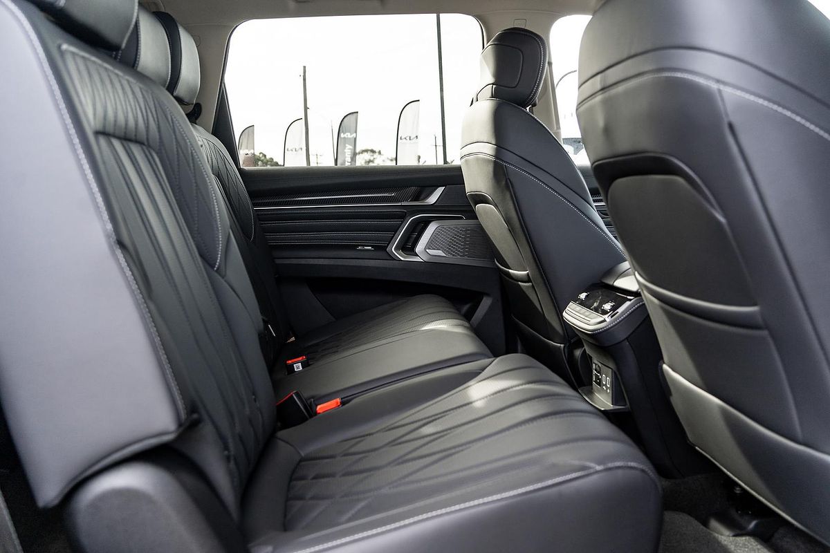2025 LDV D90 Executive SV9A