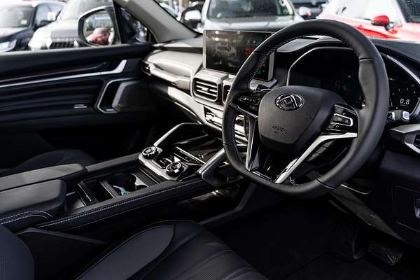 2025 LDV D90 Executive SV9A