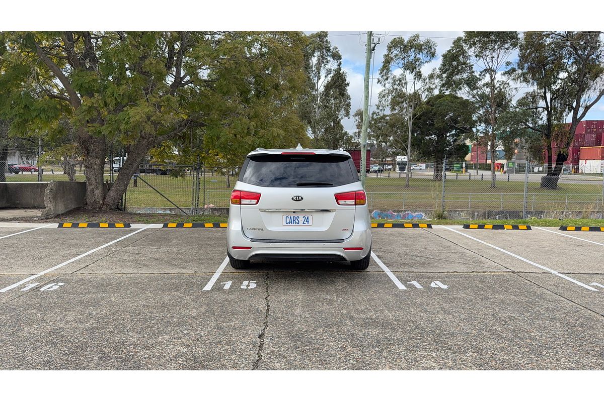 2015 Kia Carnival Si YP