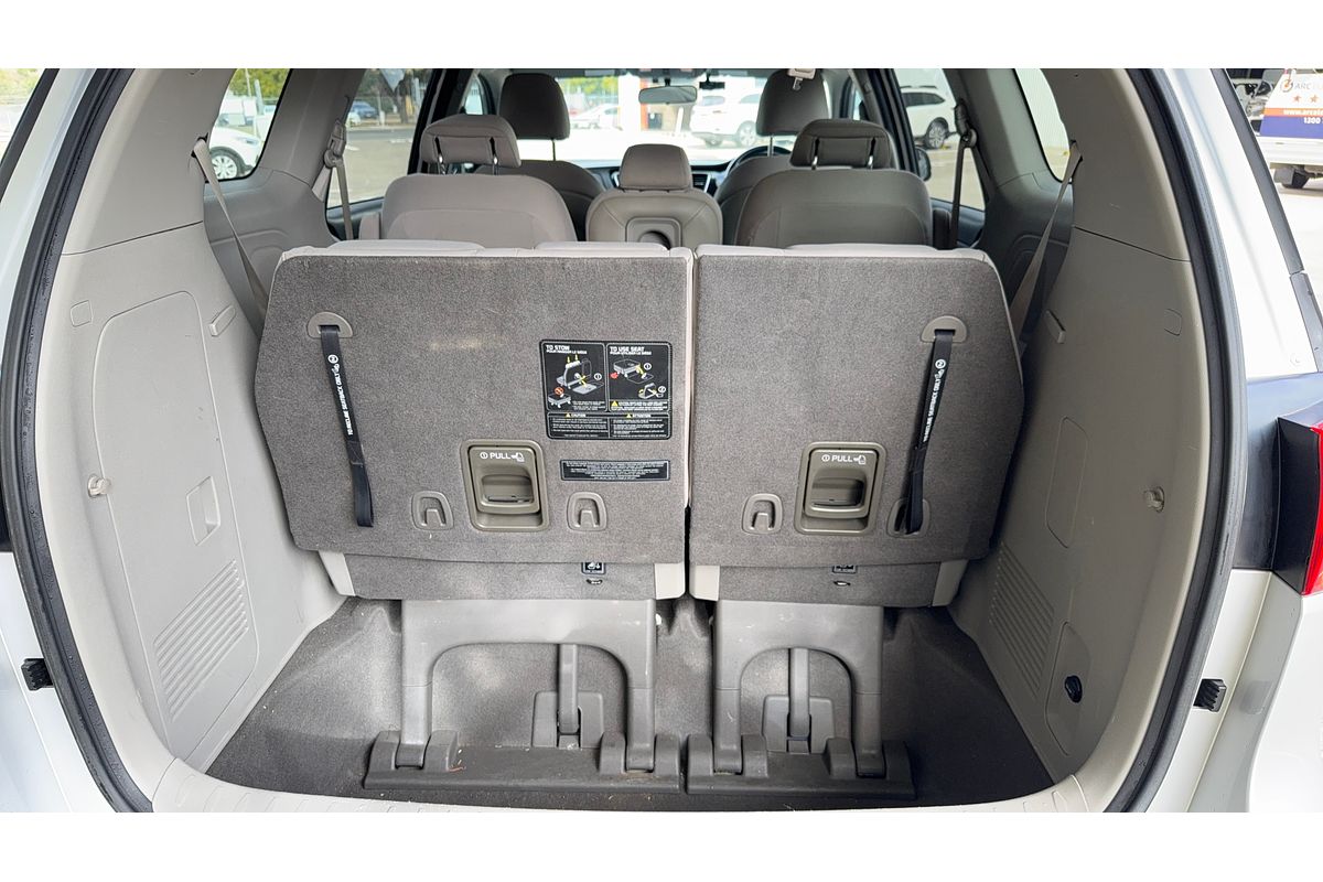 2015 Kia Carnival Si YP