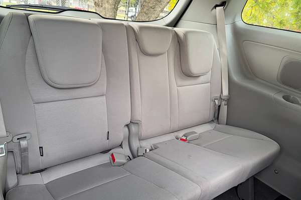 2015 Kia Carnival Si YP