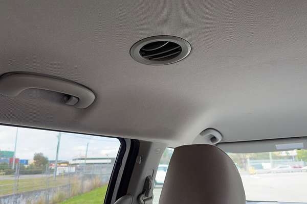 2015 Kia Carnival Si YP