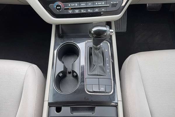 2015 Kia Carnival Si YP